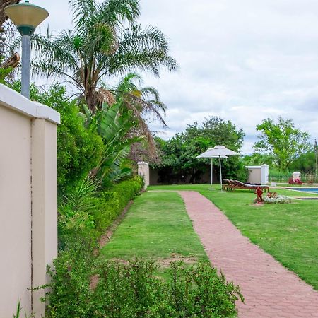 Bakenskraal Ostrich Palace Oudtshoorn Extérieur photo